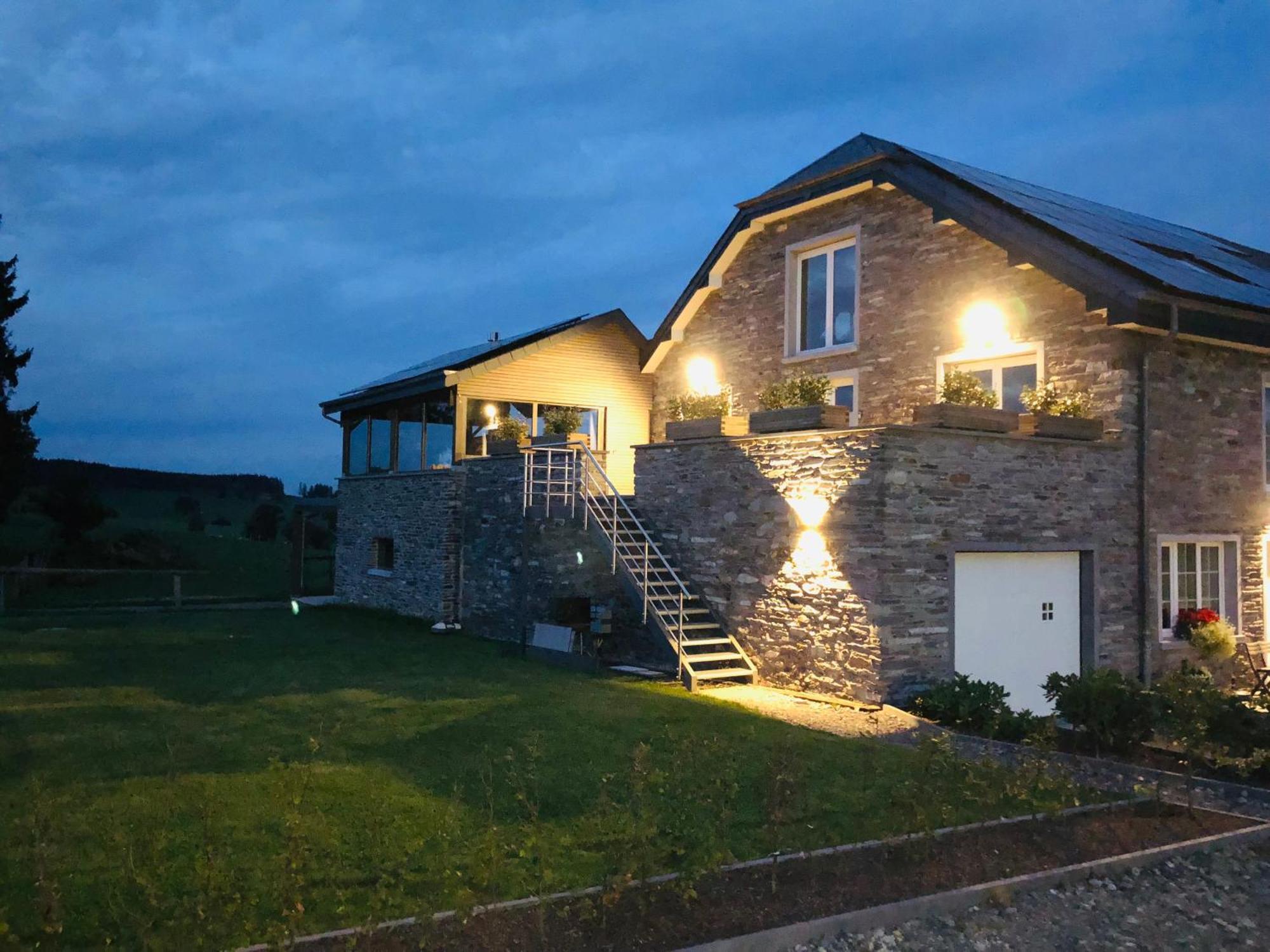 Pegasus I - 2 Chambres De Luxe, Cuisine, Salon, 2 Terrasses Et Sauna Vielsalm Exterior foto